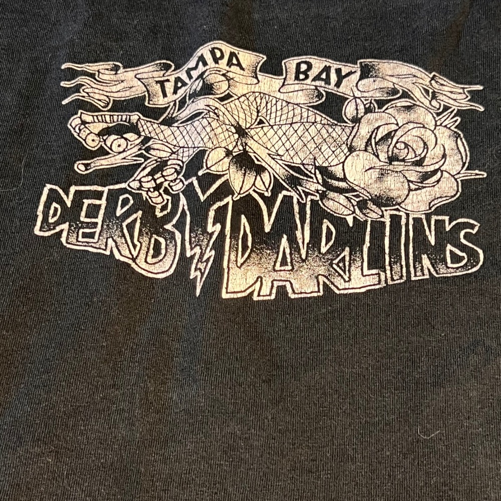Gildan Large Tampa Bay Derby Darlins T-Shirt Black Roller Derby Rose Snake Edgy - Picture 2 of 9